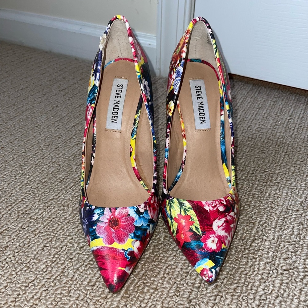 Steve Madden Pumps
